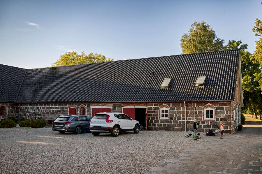 Fra fæstebonde-gård til fremtidssikret landbrug med moderne stålprofiler, 