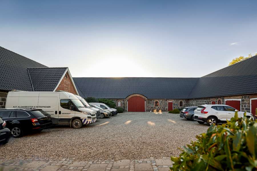 Fra fæstebonde-gård til fremtidssikret landbrug med moderne stålprofiler, 