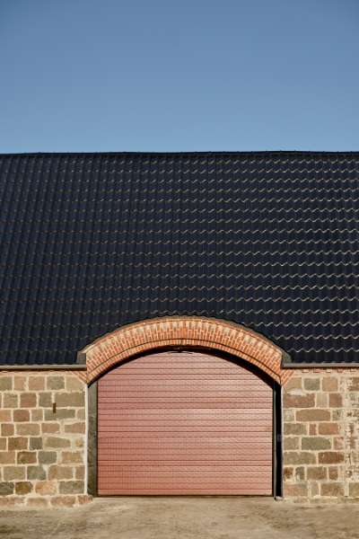 Fra fæstebonde-gård til fremtidssikret landbrug med moderne stålprofiler, 