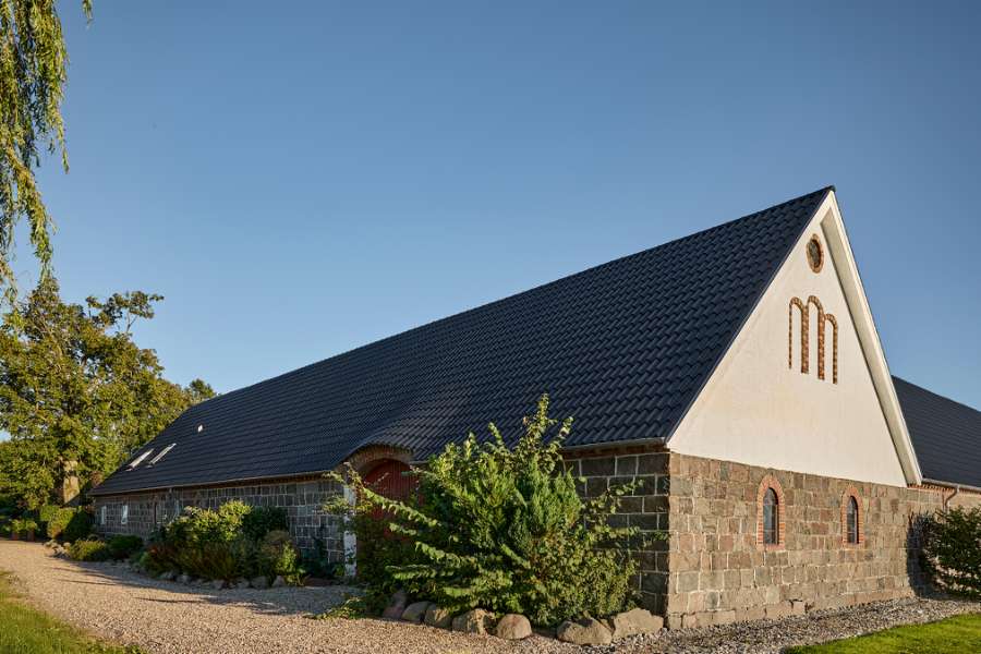 Fra fæstebonde-gård til fremtidssikret landbrug med moderne stålprofiler, 