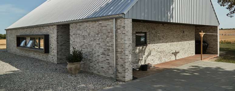 Nyt arkitekttegnet stuehus med frit udsyn til de åbne marker